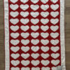 Decke mit roten und weißen Herzen in Double Knitting