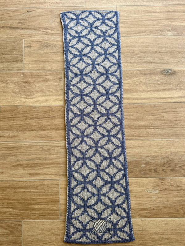 Double Knitting Schal "Mosaik der Stille"