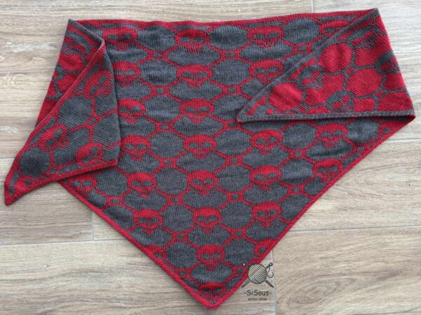 Doubleknitting Dreiecktuch mit Totenköpfen