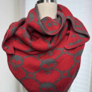 Double- Knitting Strickmuster für Dreiecktuch "Crimson Skull"